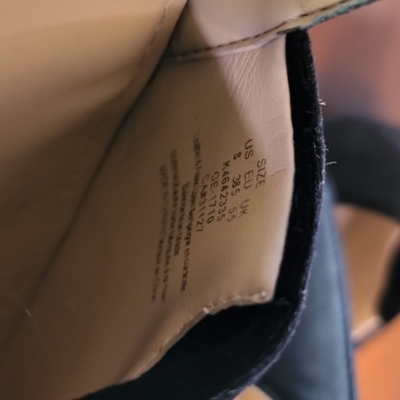 DKNY velvet/velour kitten heel - Picture 9 of 9